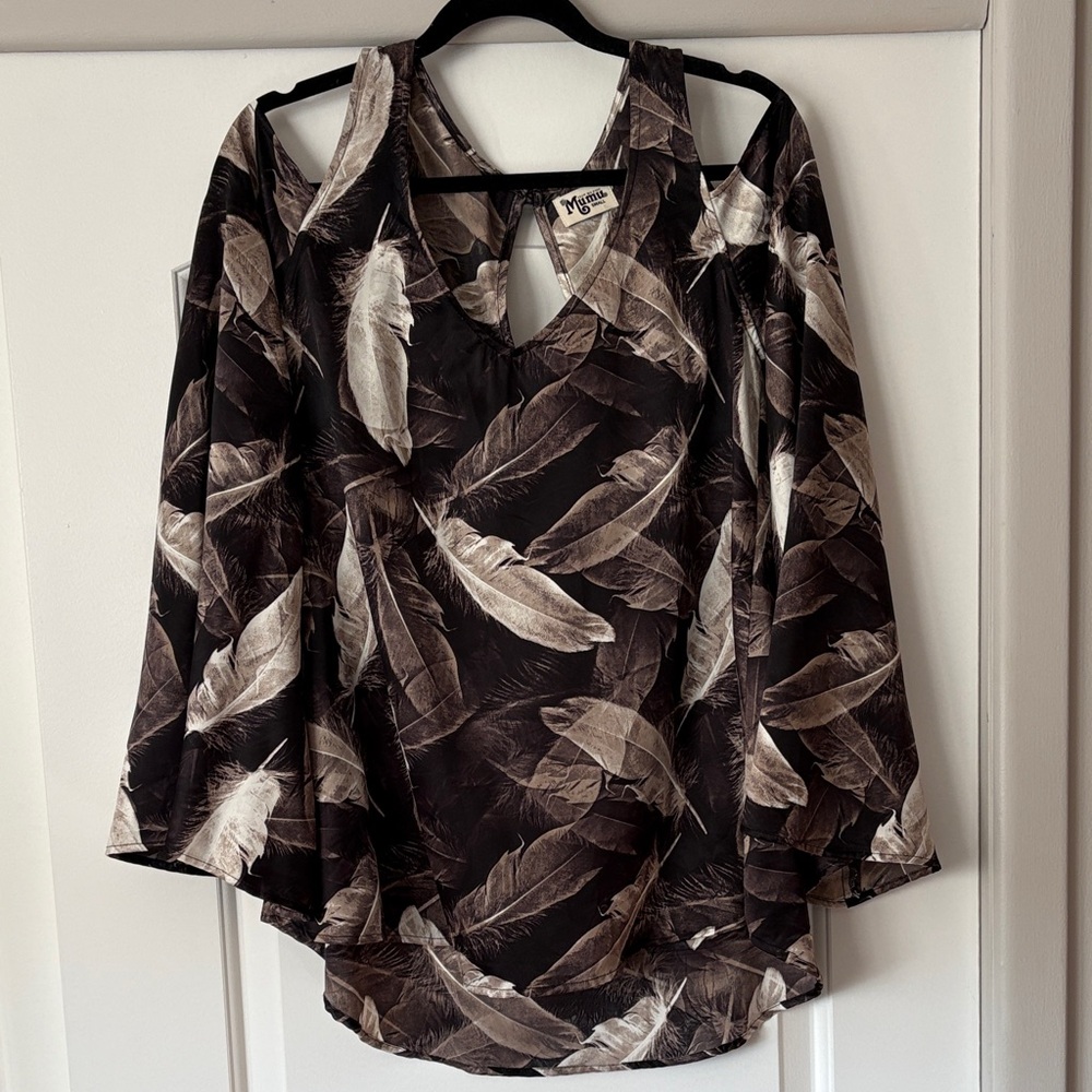 show me your MuMu Feather Print Cld Shoulder Women's Blouse
